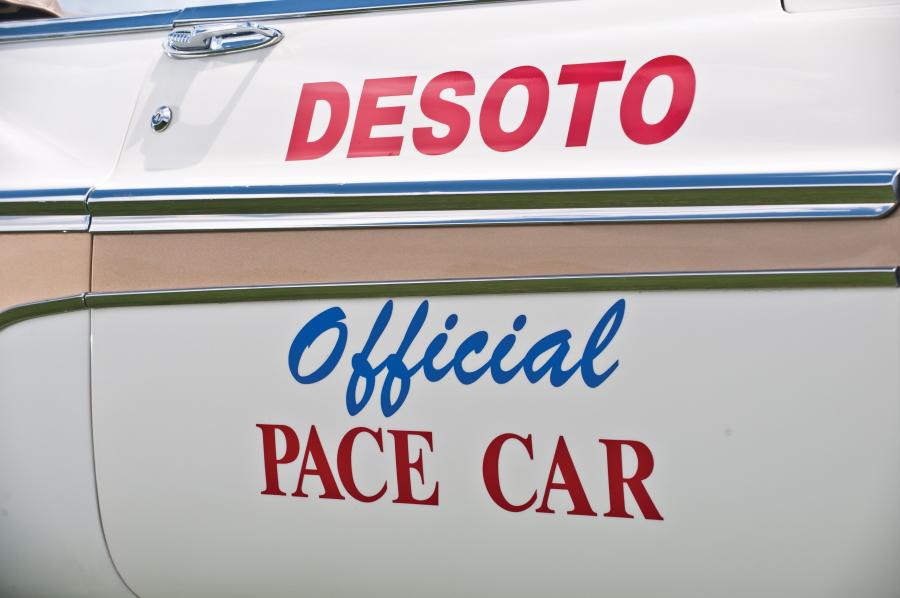 Логотип DeSoto Fireflite Indy 500 Pacesetter (S-24) 1956 года  (фото 20 из 35)